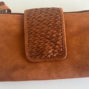 Vilenca Holland Brown Woven Leather Clutch